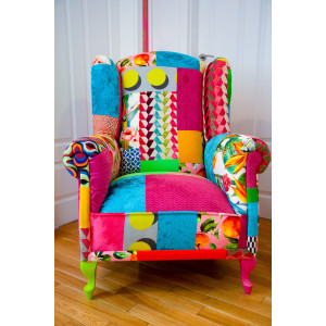 Fauteuils colorés cousus main