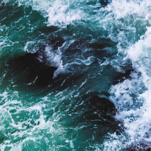 Écaille de poisson - Série de carreaux "Agitated Sea" de la série "L'eau".