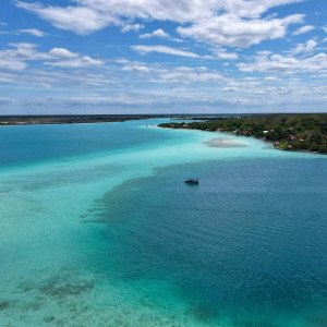 Écaille de poisson - Série de carreaux "Lac Bacalar" de la série "Eau"