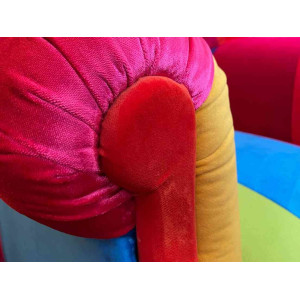 Fauteuils colorés cousus main