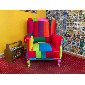 Fauteuils colorés cousus main