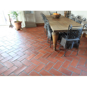 Carreaux de sol centenaires en terre cuite